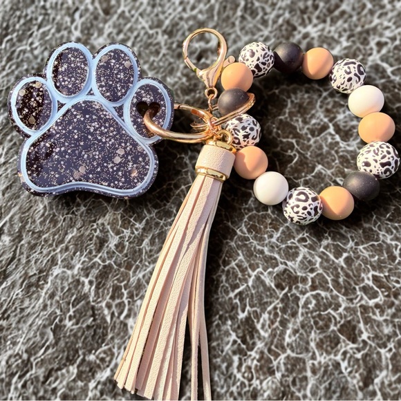 Leopard Print Key & Card Holder with Tassel - Picture 2 of 6